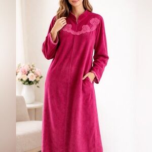 Vanity Fair House Coat Zip Robe with Front Pockets Size Medium Vintage Made USA